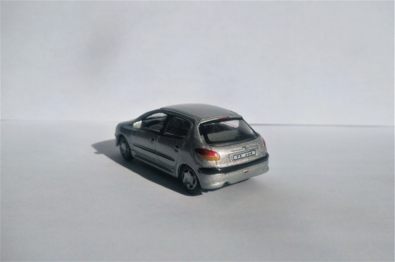 Illustration for article titled French Friday: A 1:72 Peugeot